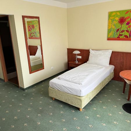 Hotel Breitenlee Вена Экстерьер фото