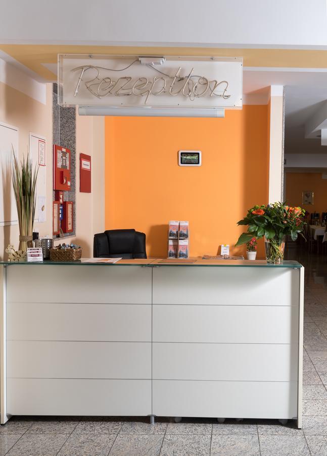 Hotel Breitenlee Вена Экстерьер фото