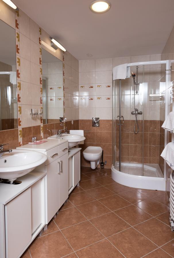 Hotel Breitenlee Вена Экстерьер фото