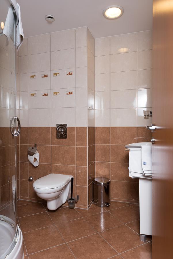 Hotel Breitenlee Вена Экстерьер фото