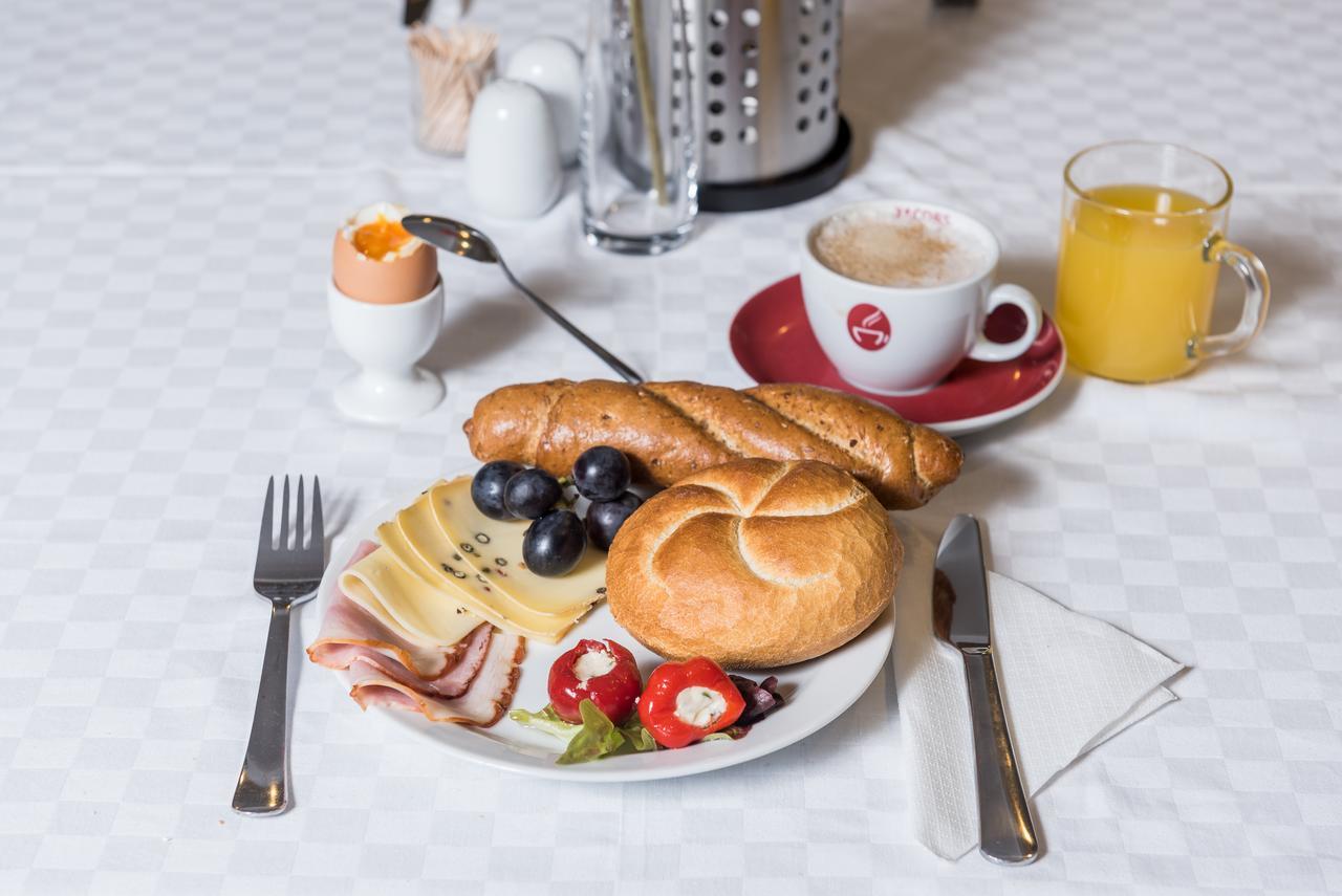 Hotel Breitenlee Вена Экстерьер фото